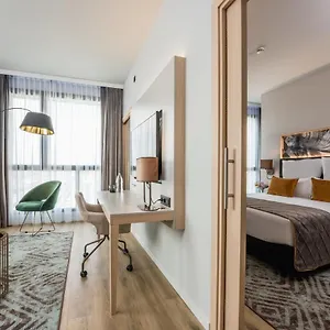 **** Hotel Leonardo Royal Fira España