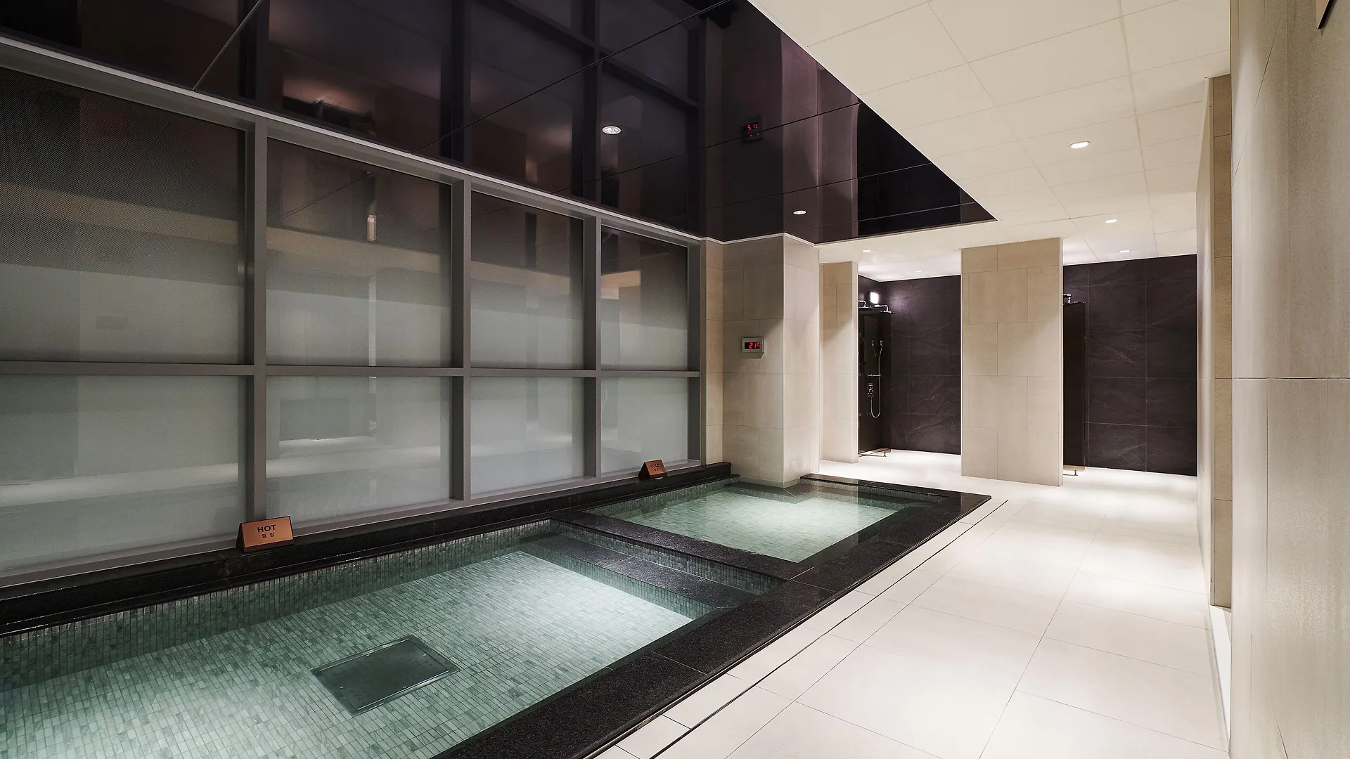 ホテル Ibis Styles Ambassador Incheon Airport T2 4*,